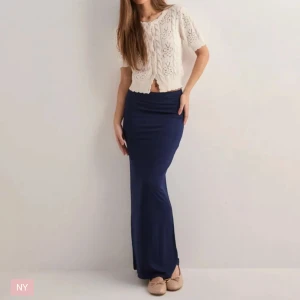 Lång kjol från Nelly  - Helt ny lång kjol ifrån Nelly!! Drog bort lappen för fort!! Endast testad!❤️ nypris 299kr