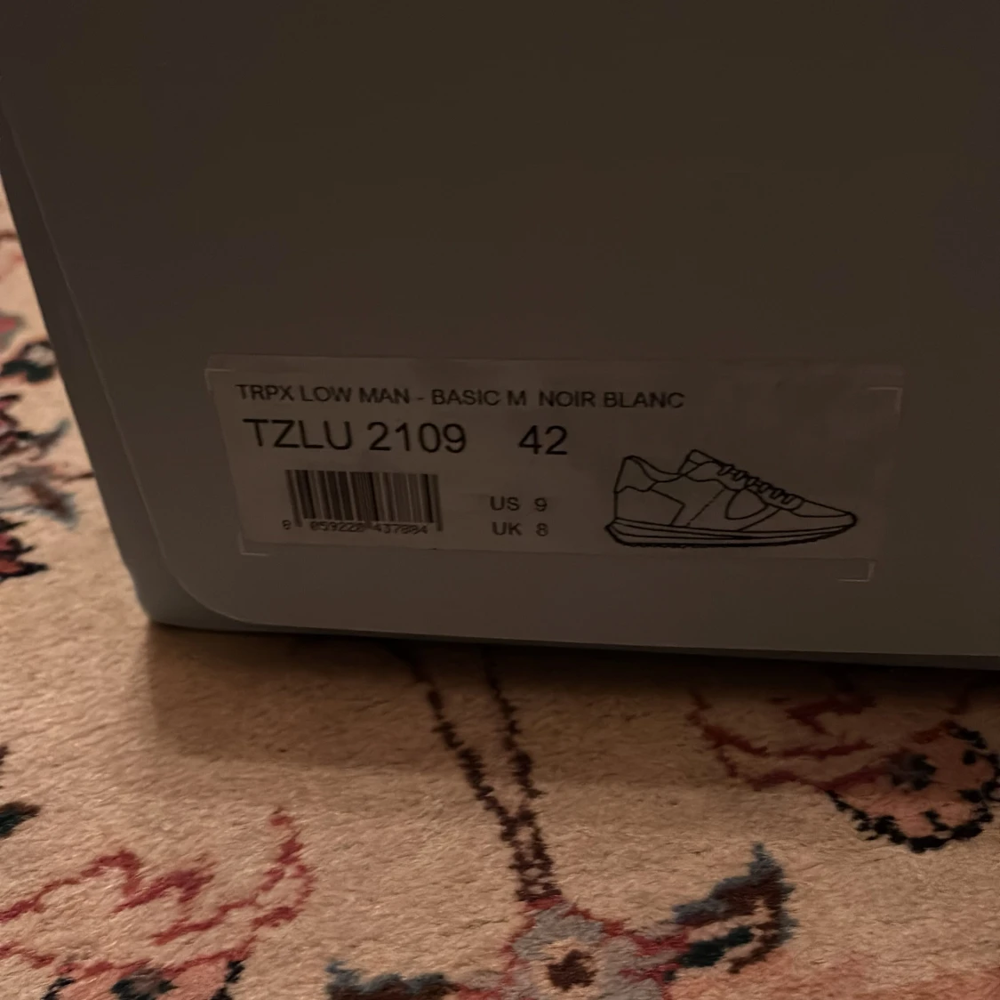 Svarta sneakers med vita detaljer - 3