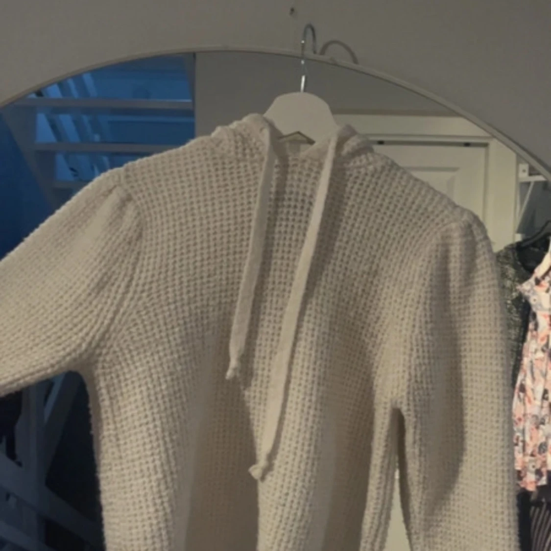 Vit stickad hoodie från Primark