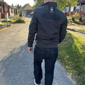 Sail Racing Goretex - Säljer min sail racing jacka, knappt använd, nypris 3200kr riktigt fint skick