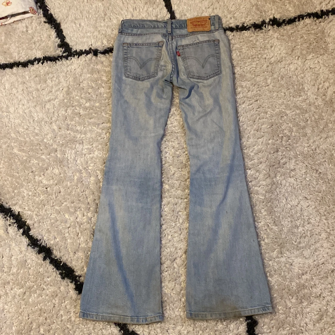 Ljusblå bootcut Levi's jeans - 1