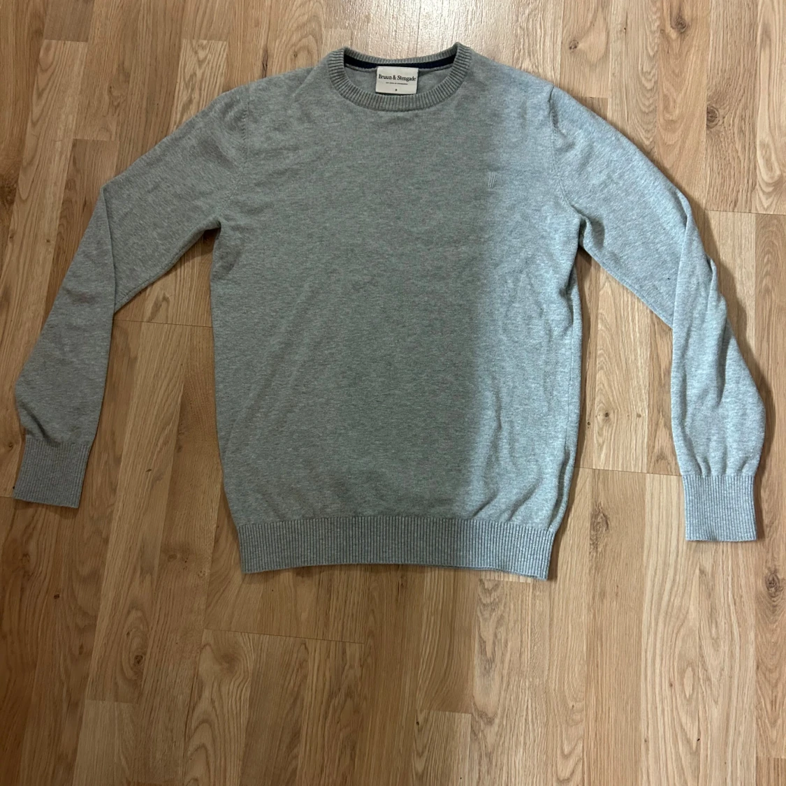 Grå Stickad Tröja Från Bruun&Stengade