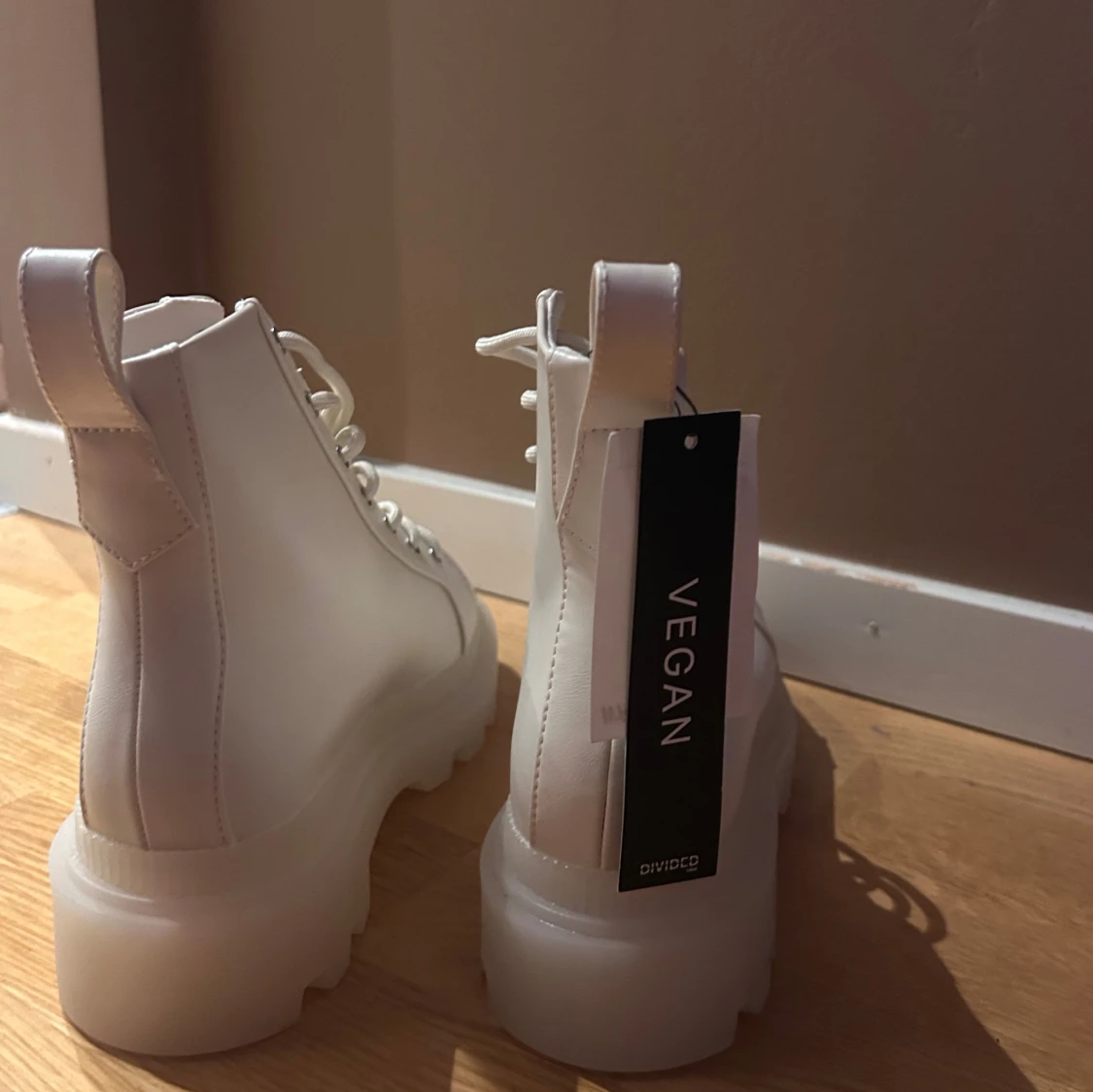 Vita boots från H&M Divided - 91