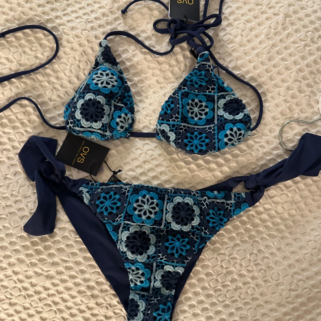 Blå blommig bikini från OVS