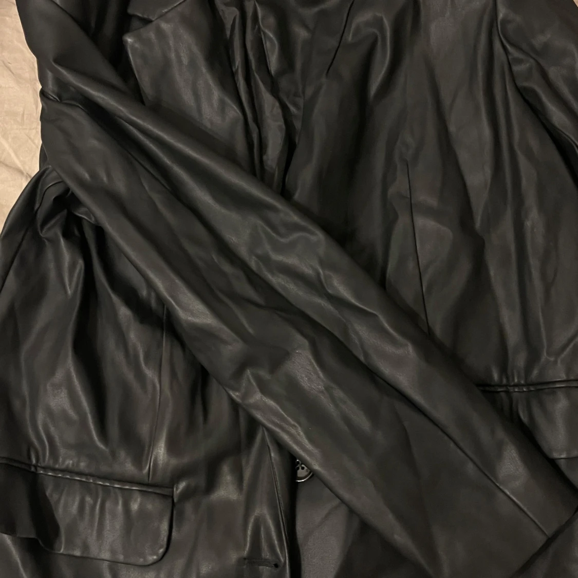 Svart skinnjacka från NA-KD - 90