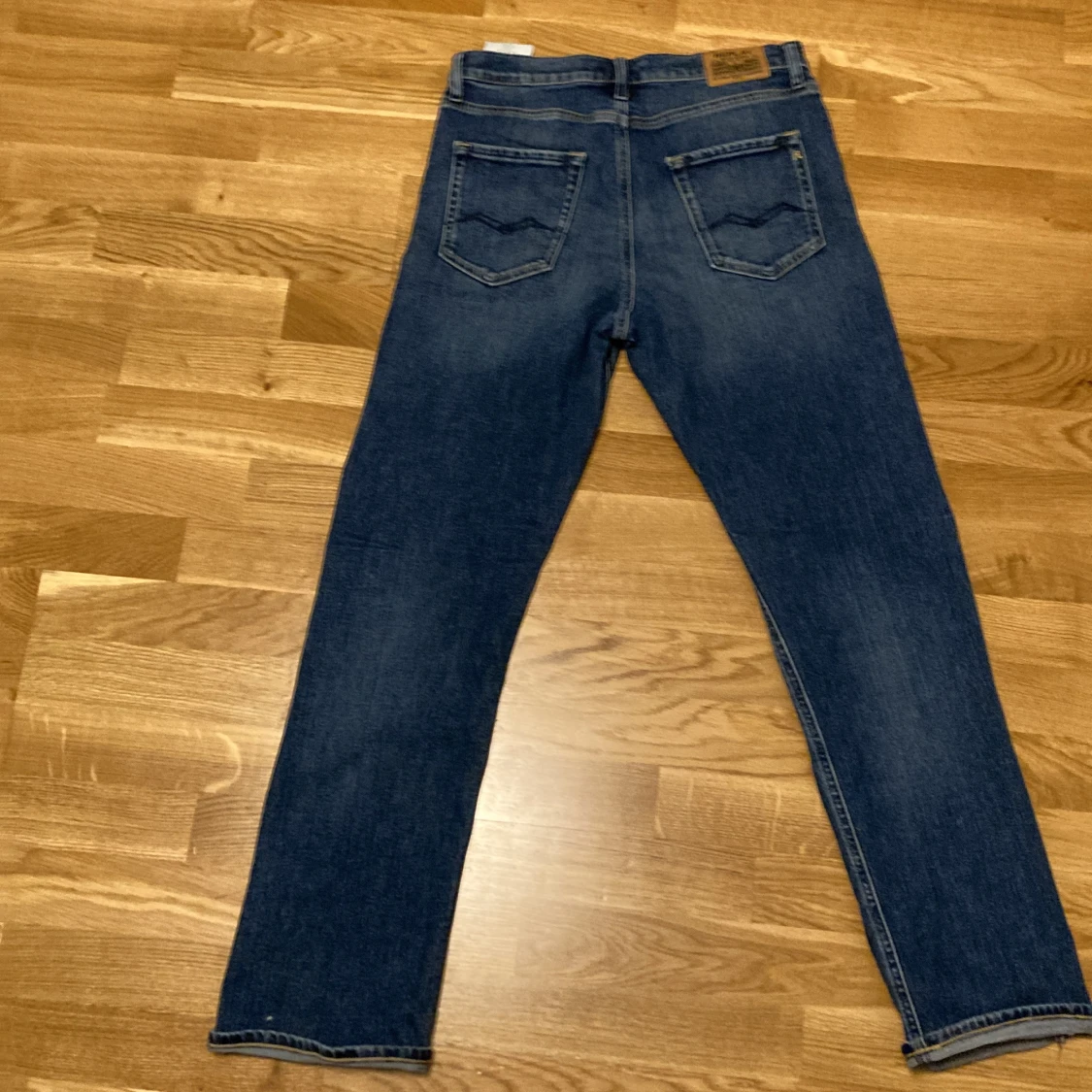 Mörk Blå jeans från Replay Thad  - 90