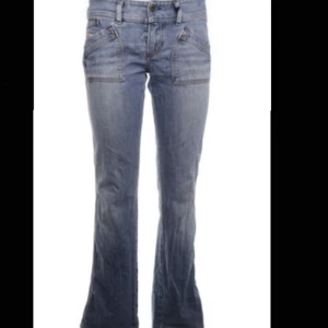 Blå bootcut jeans - Snygga blå bootcut jeans från diesel💗bra skick 💗skriv för flera bilder💗