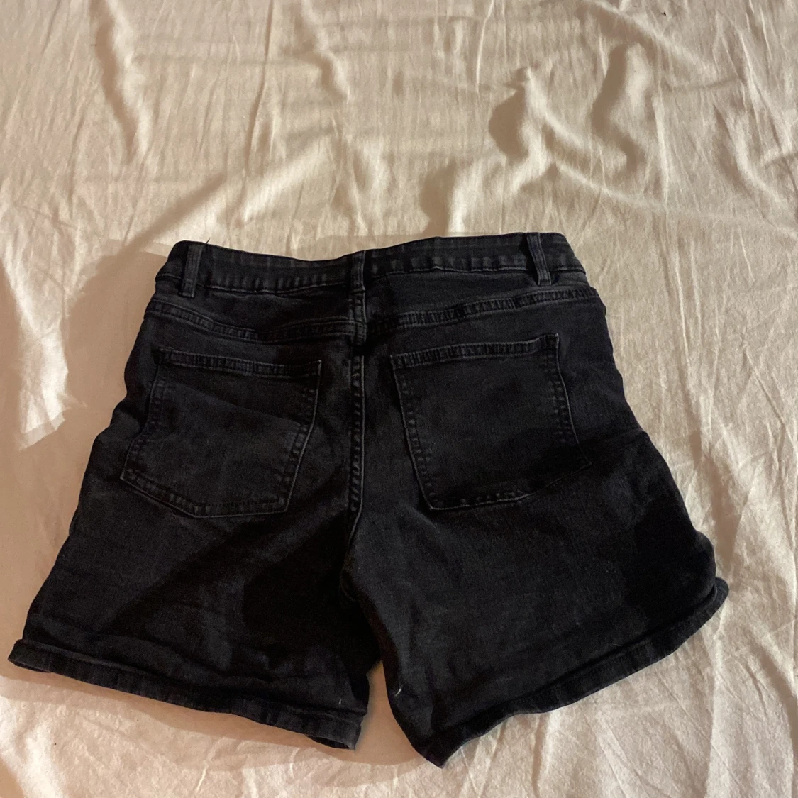 Svarta jeansshorts från Jane Shorts - 90
