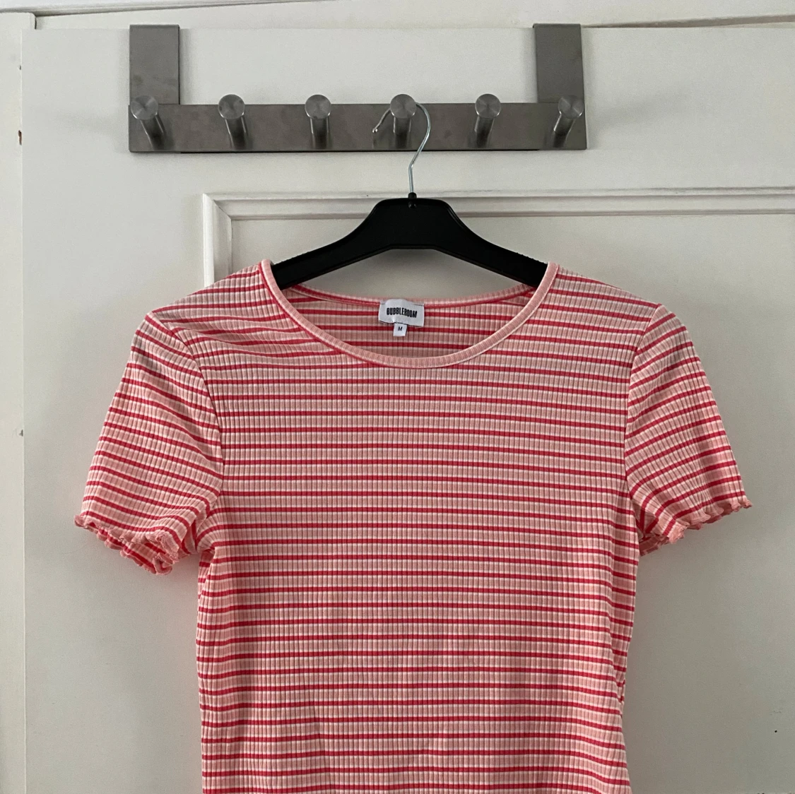 Randig ribbad topp från Bubbleroom