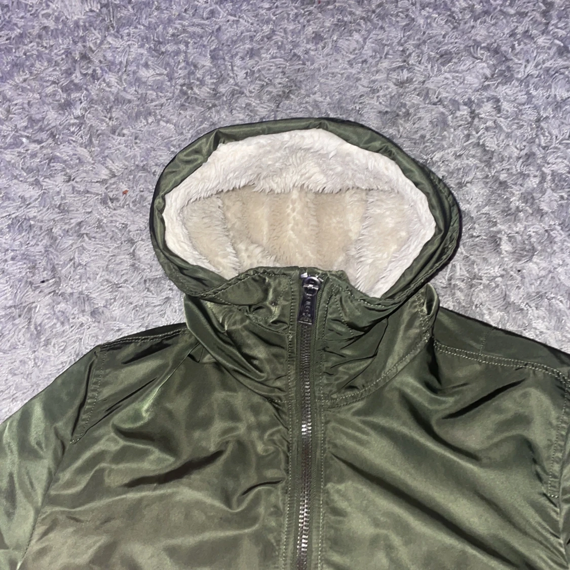 Grön bomberjacka från Alpha Industries - 92