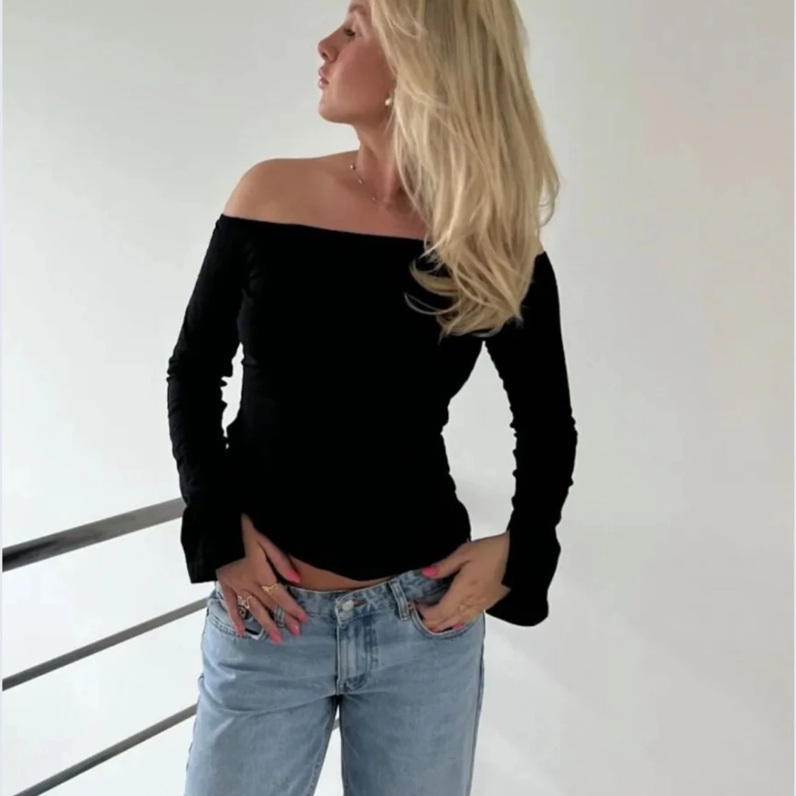 Svart offshoulder topp