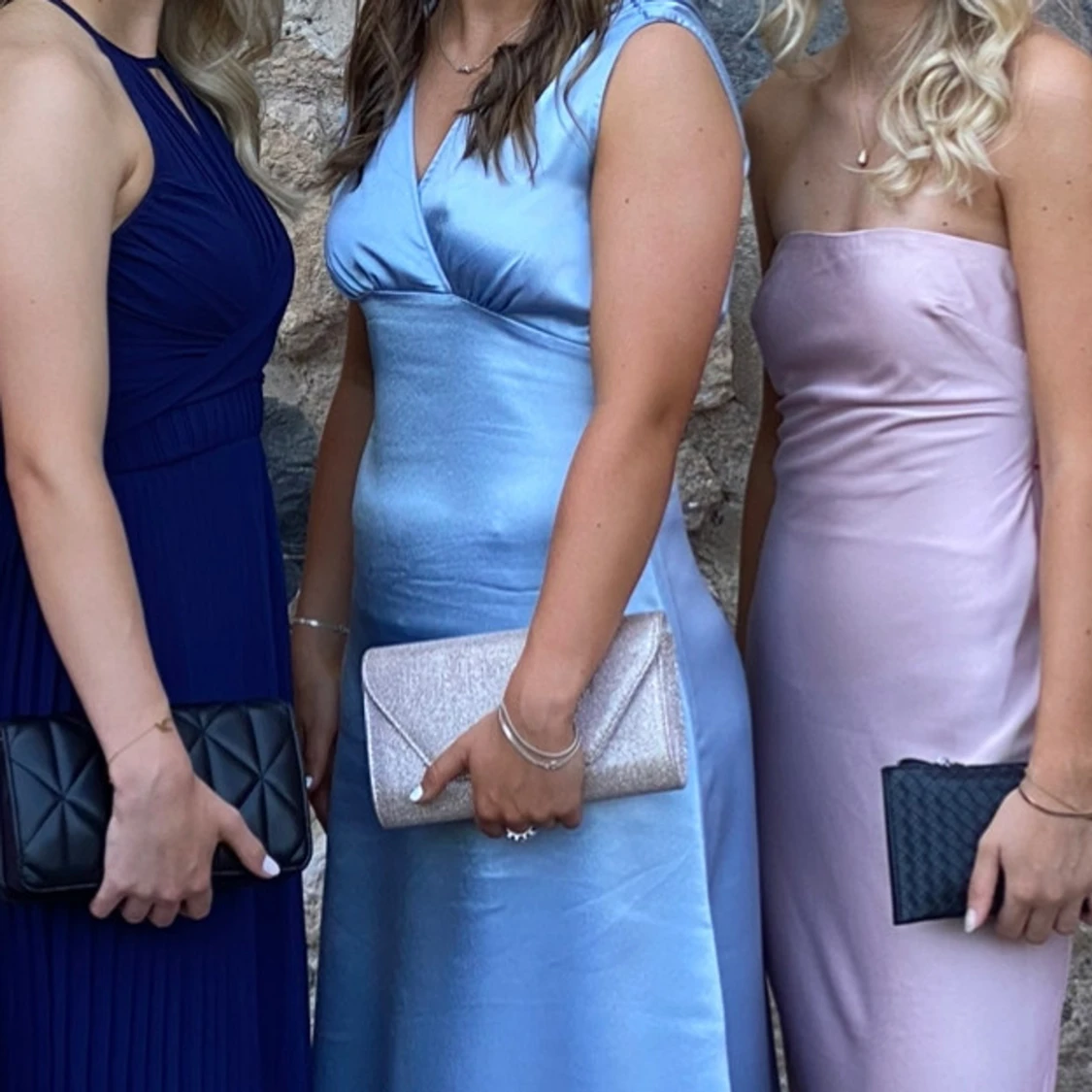 Ljusblå långklänning i satin - 91