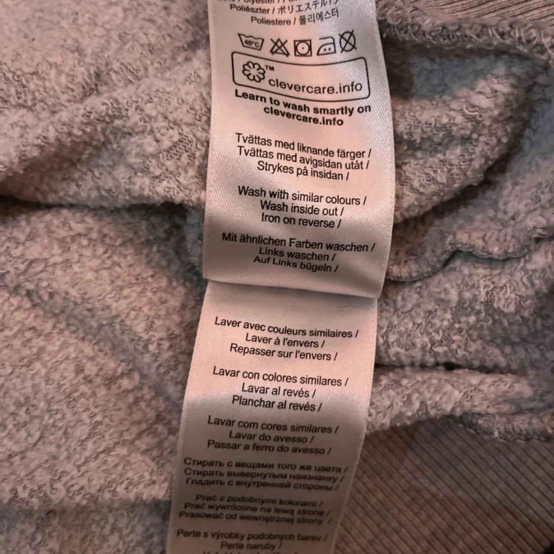 Grå hoodie från Peak Performance - 92