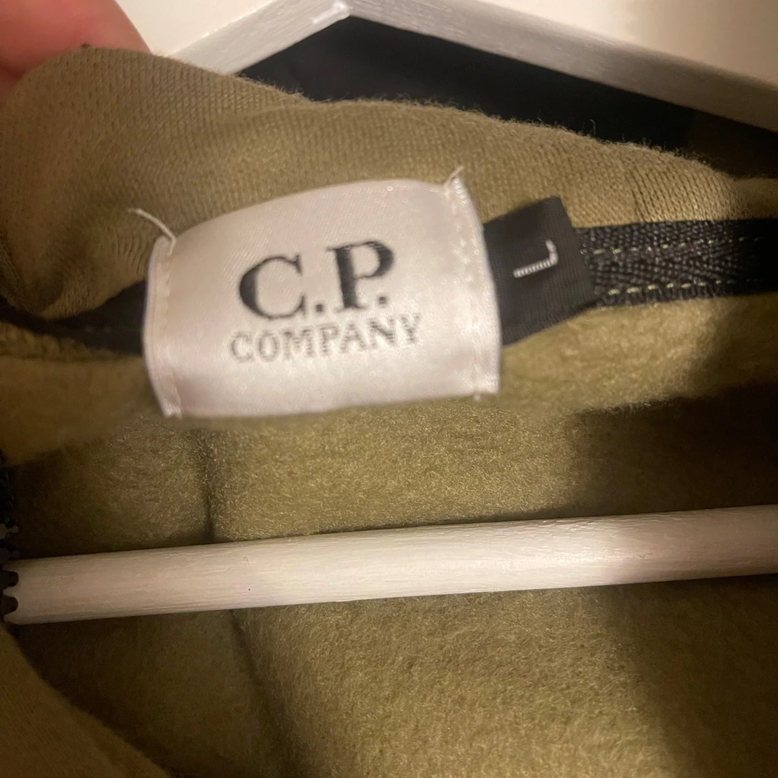 Olivgrön hoodie från C.P. Company - 92