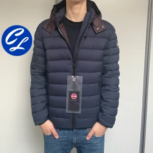 Colmar Jacka (Sprillans Ny) - Colmar Jacka | Skick: 10/10 (HELT NY) |Storlek 50 EU sitter som S - M | Pris - 2799 | Tags sitter kvar | Fraktar via Postnord eller Instabox på köparens bekostnad | Hör av dig vid minsta fråga eller fundering!