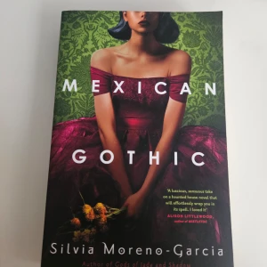Mexican Gothic - Säljer boken Mexican Gothic av Silvia Moreno-Garcia. Det är en fängslande berättelse om en ung kvinna som upptäcker skrämmande hemligheter i en gammal herrgård i 1950-talets Mexiko. Boken är perfekt för den som gillar gotisk skräck och mystik. Boken är i gott skick och säljs pga att jag har dubbletter 