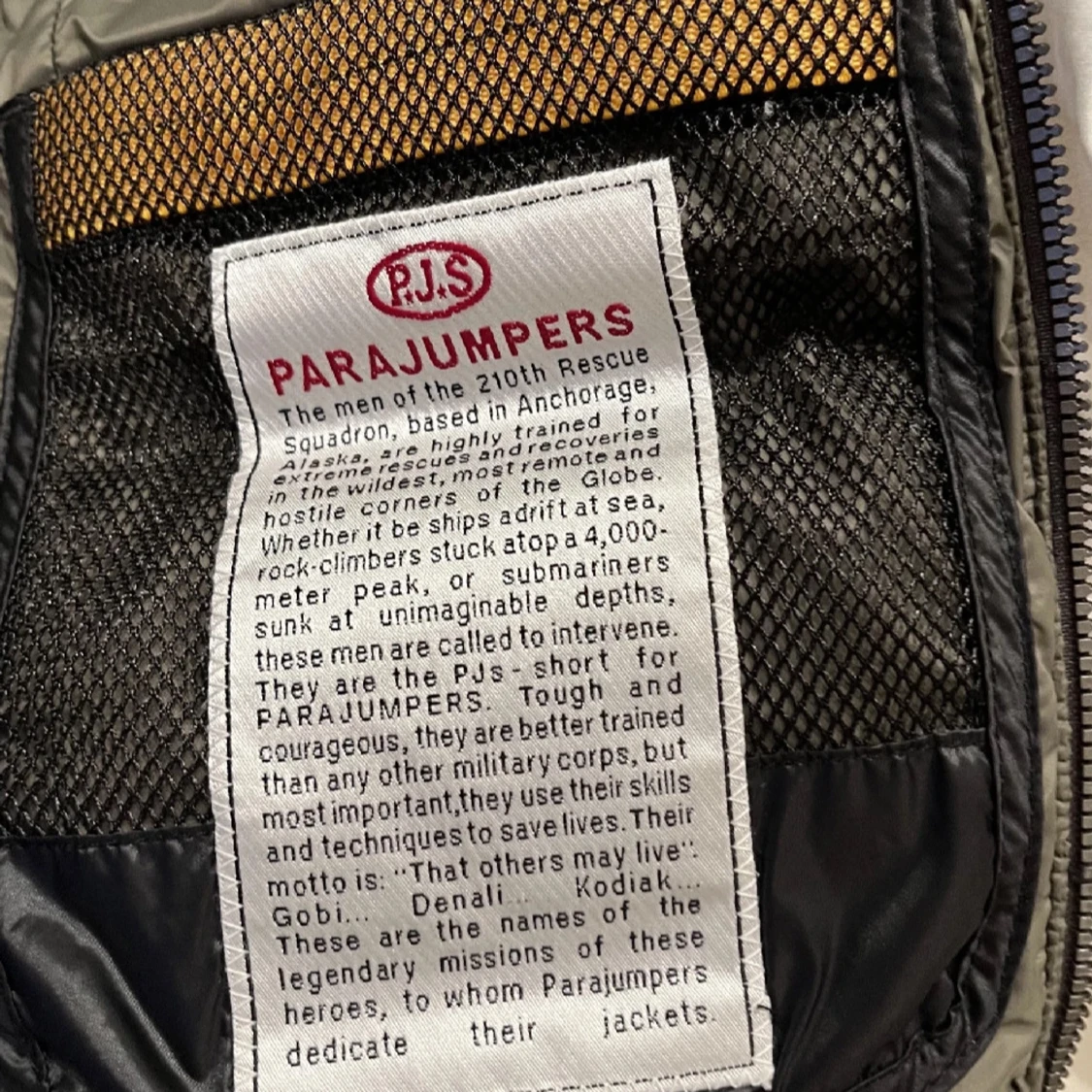 Svart dunväst från Parajumpers - 93