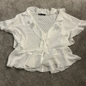 Zara Blus - Storlek M, använt fåtal gånger!