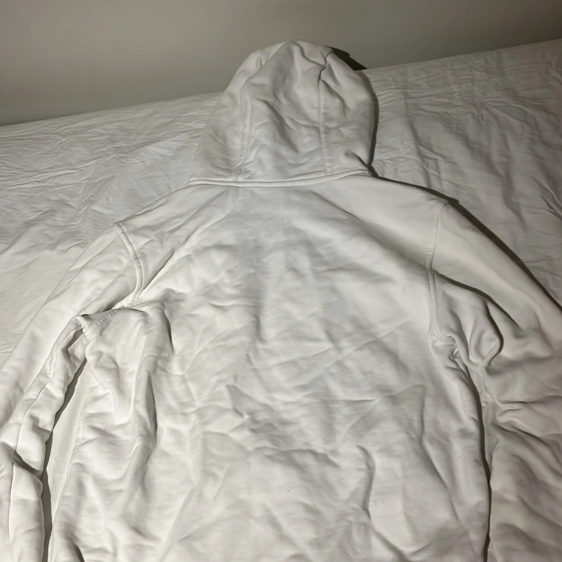 Vit hoodie från Lacoste - 90