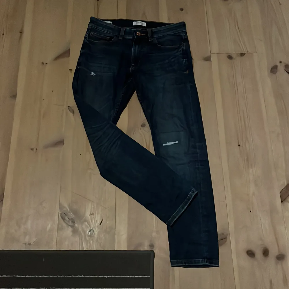 Säljer mina jeans som knappt kommit till användning! Märket är Only & Sons Strl W30 L30. Jeans & Byxor.