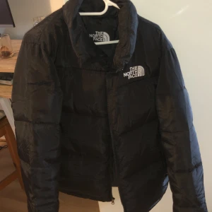 The Noth Face jacka - 10/10 , sälja det för att jag köpte ett ny jackan störlek M, pssar också till S