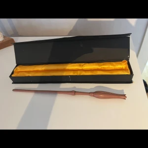 Harry Potter Trollstav - Trollstav från Harry Potter, specifikt Luna Lovegood inspirerad trollstav