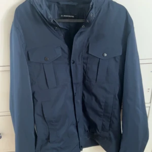 J Lindeberg field jacket  - J Lindeberg field jacket i 8/10 skick kvitto finns pris ej hugget i sten byten kan vara intressant 