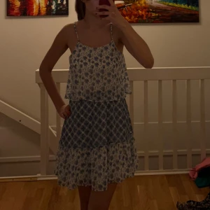 Blå klänning  - Somrig klänning som inte används längre. Från Kappahl i storlek 158💙