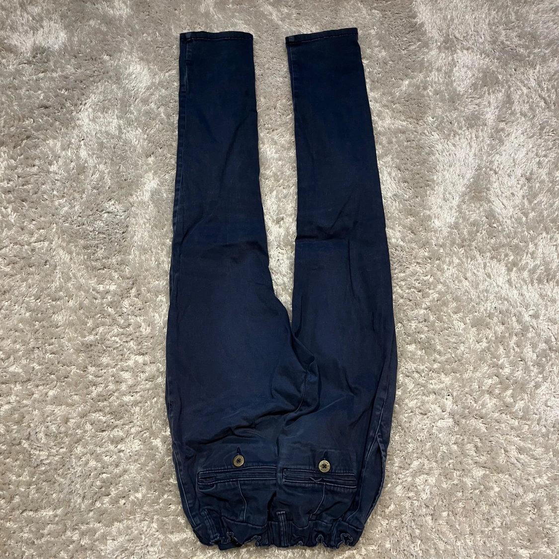 Mörkblå byxor från Hampton Republic - 90