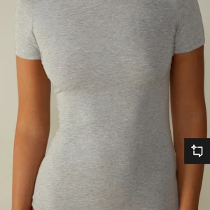 Intimissimi T-shirt  - Superfin Intimissimi t shirt endast använd 2 gånger💕