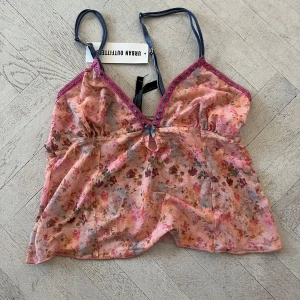 Topp - Aldrig använd, nypris 335kr