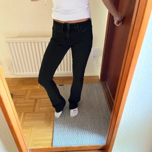 Crocker jeans  - I modellen ”pep boot” storlek 24/32 