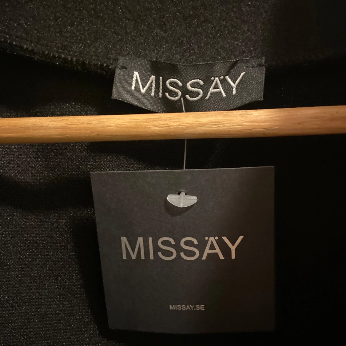 Missäy poncho blair svart  - 92