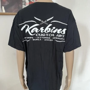 T-shirt karbin Kustom  - Inget att anmärka på 