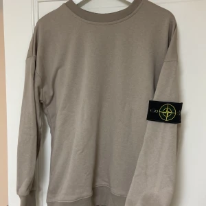 Stone island sweatshirt  - Bra stone island sweatshirt, aldrig använd storlek S 