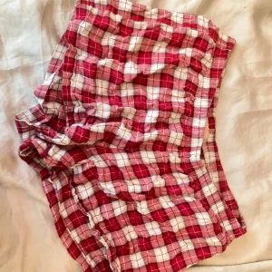 shorts  - mjukis shorts. kommer inte till användning 