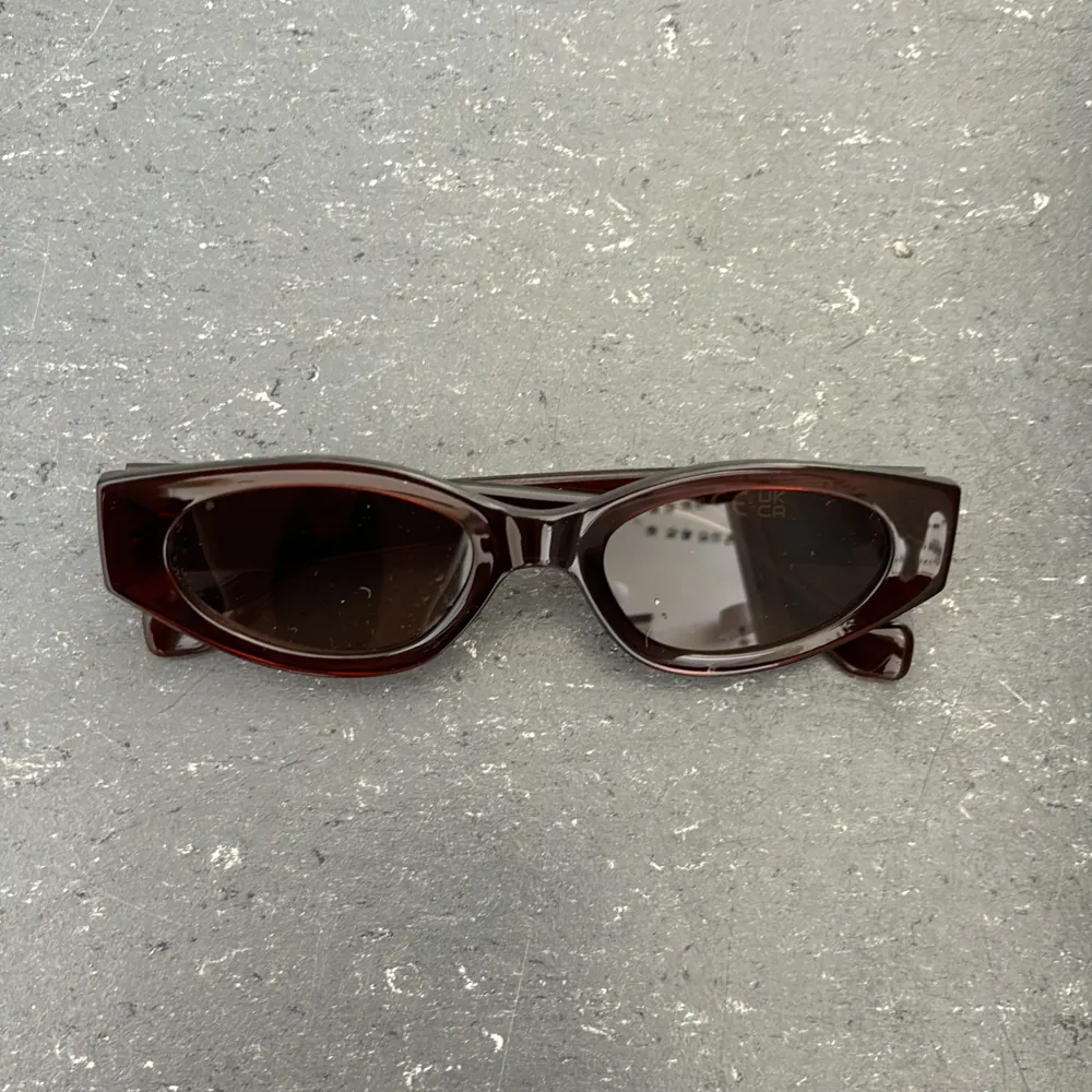 Very cool sunglasses . Asusteet.