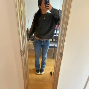 Low Waist  - Säljer dessa jätte snygga lågmidjade jeans från zara då jag inte använder dom längre 💗
