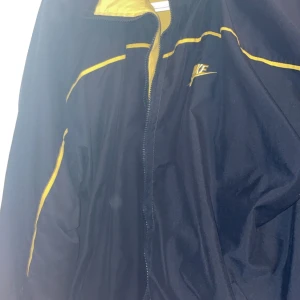 Tröja - Priset går att diskutera 