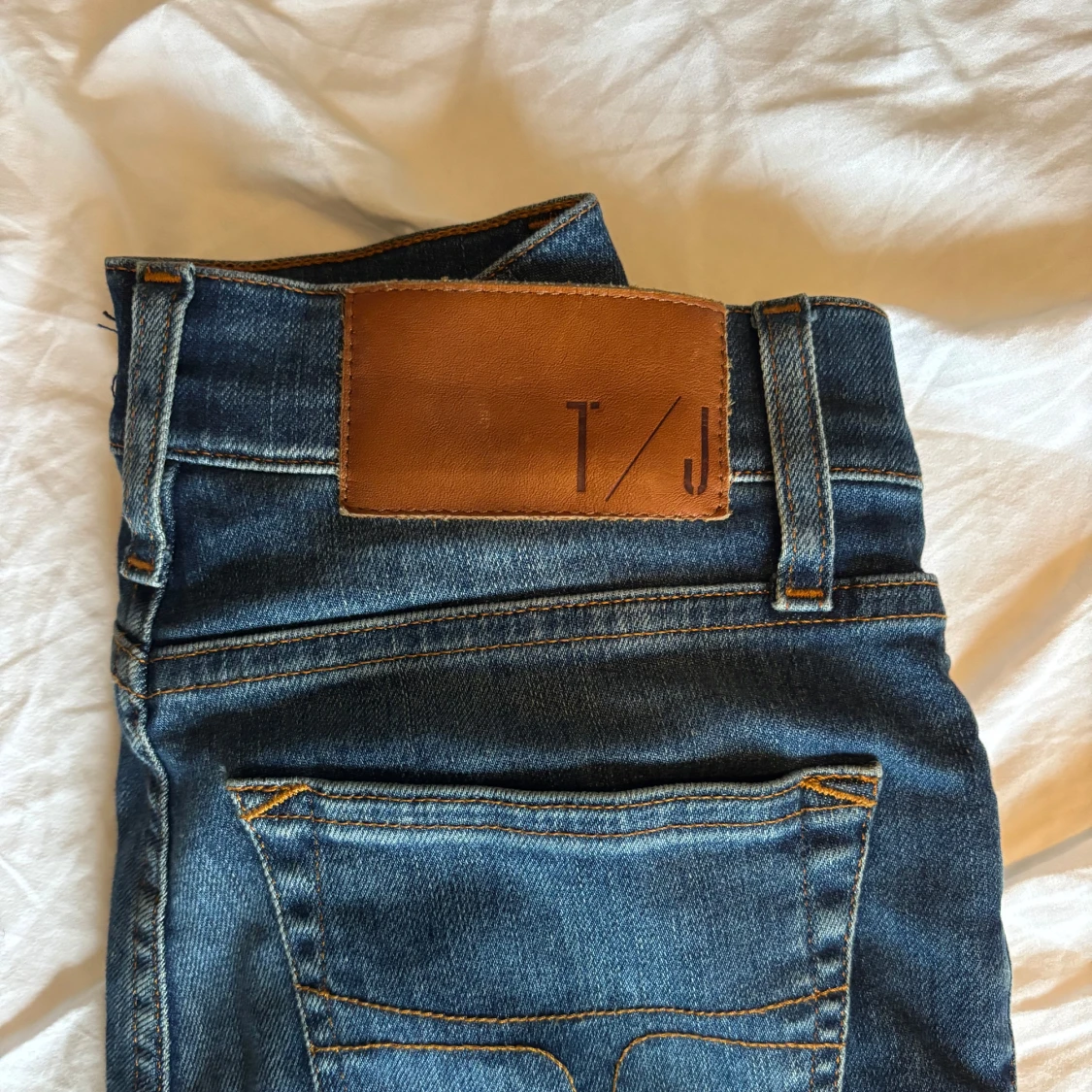 Blå jeans från Tiger of Sweden (25/30”) - 1