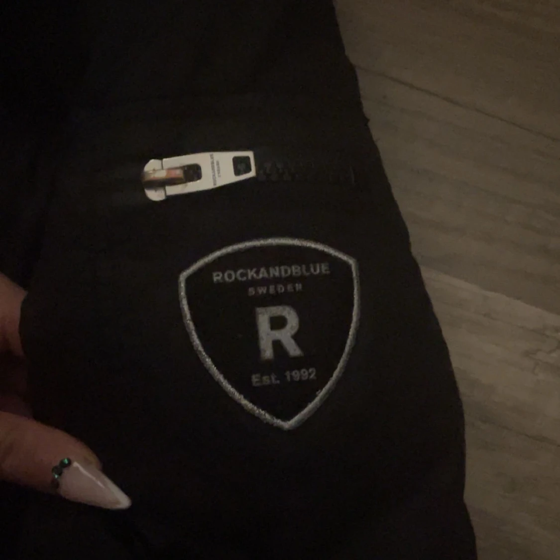 Svart dunjacka från Rockandblue - 1