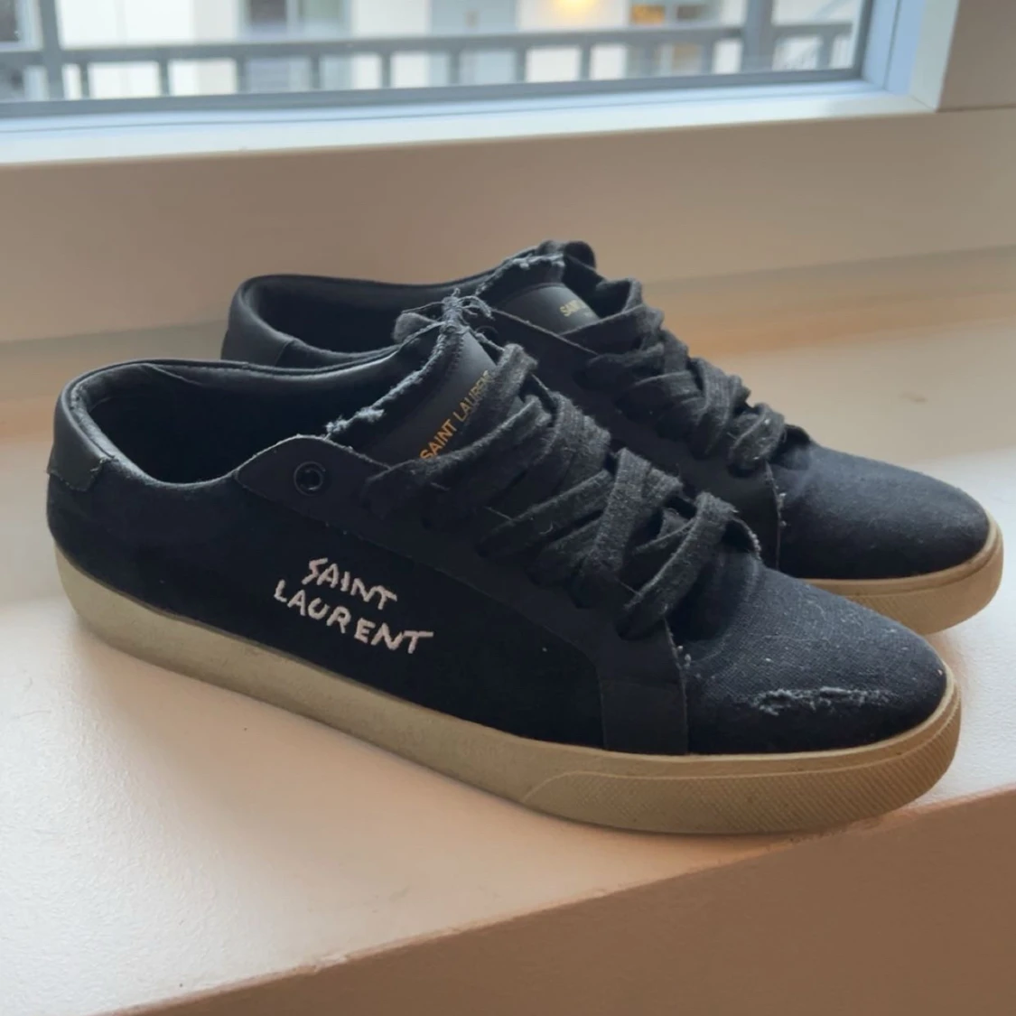 Svarta sneakers från Saint Laurent - 1