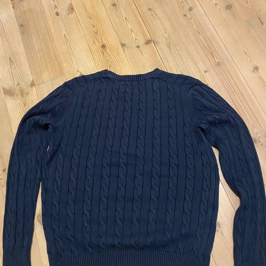 Marinblå stickad tröja från GANT - 1