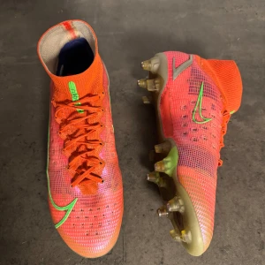 Nike Mercurial Superfly 8 - Nike Mercurial Superfly 8 Elite SG-pro Anti-Clog.  Skick: 7/10.  Storlek: 42,5.  Pris: 1000kr.