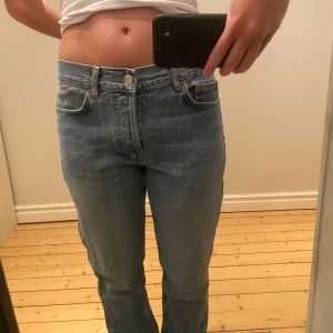 Blå jeans - Ett par mid Waits jeans som är super sköna och använd ca 3 gånger! Är 173 cm❣️