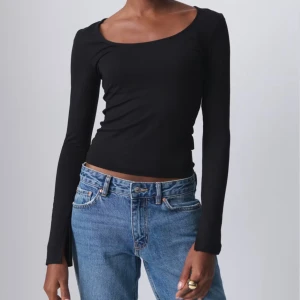 Gina tricot topp - Säljer denna topp från Gina tricot då den inte alls kommer till användning⭐️