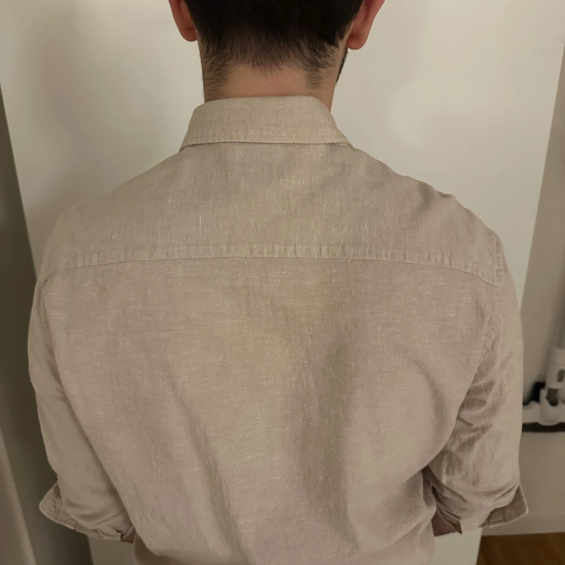 Beige linneskjorta från H&M - 1