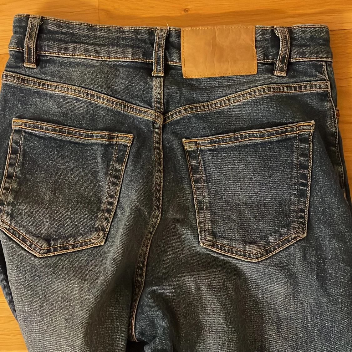 Blå jeans med hög midja - 3