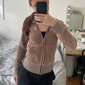 Vintage kofta - Brun jättefin vintagekofta i storlek m, men passar även s och xs. 