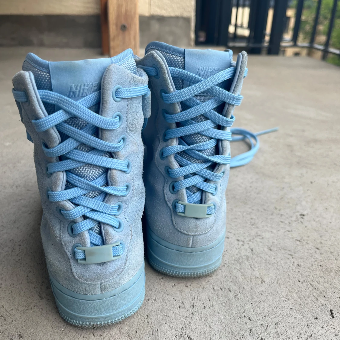 Nike Wmns Air Force 1 Rebel - 91